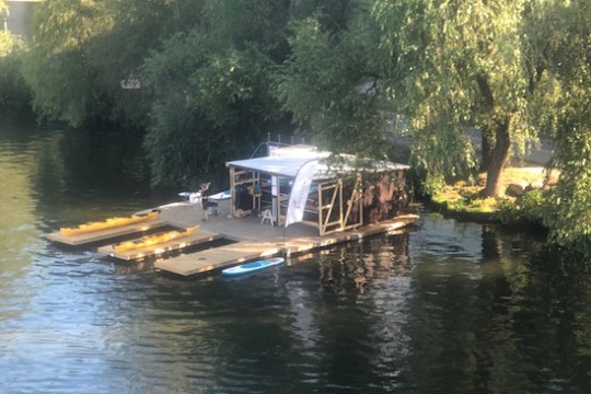 a small boat in a body of water