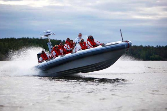 a small boat in a body of water